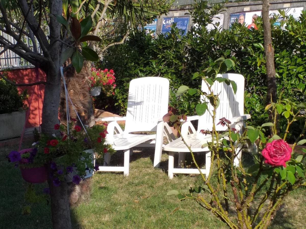 Bed & Breakfast La Rosa Rossa Cagli Bagian luar foto