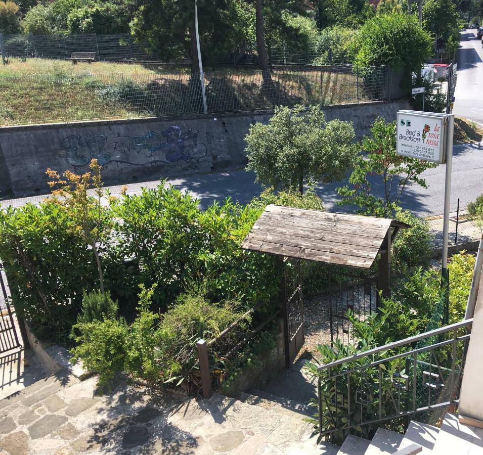 Bed & Breakfast La Rosa Rossa Cagli Bagian luar foto