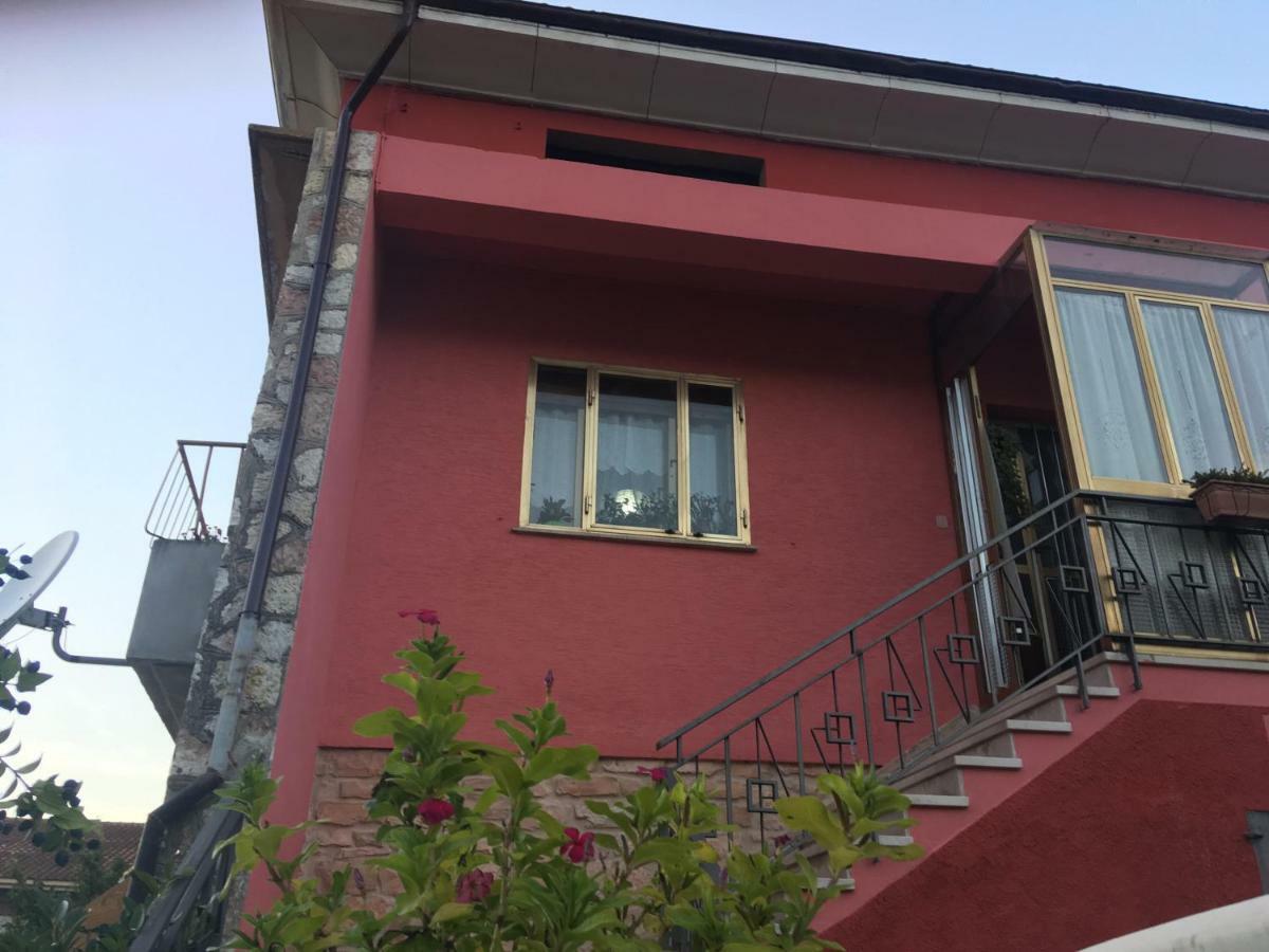 Bed & Breakfast La Rosa Rossa Cagli Bagian luar foto