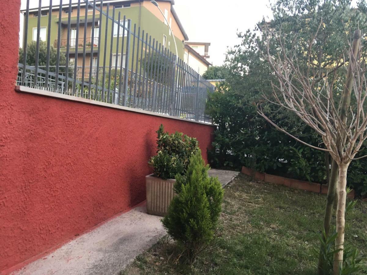 Bed & Breakfast La Rosa Rossa Cagli Bagian luar foto