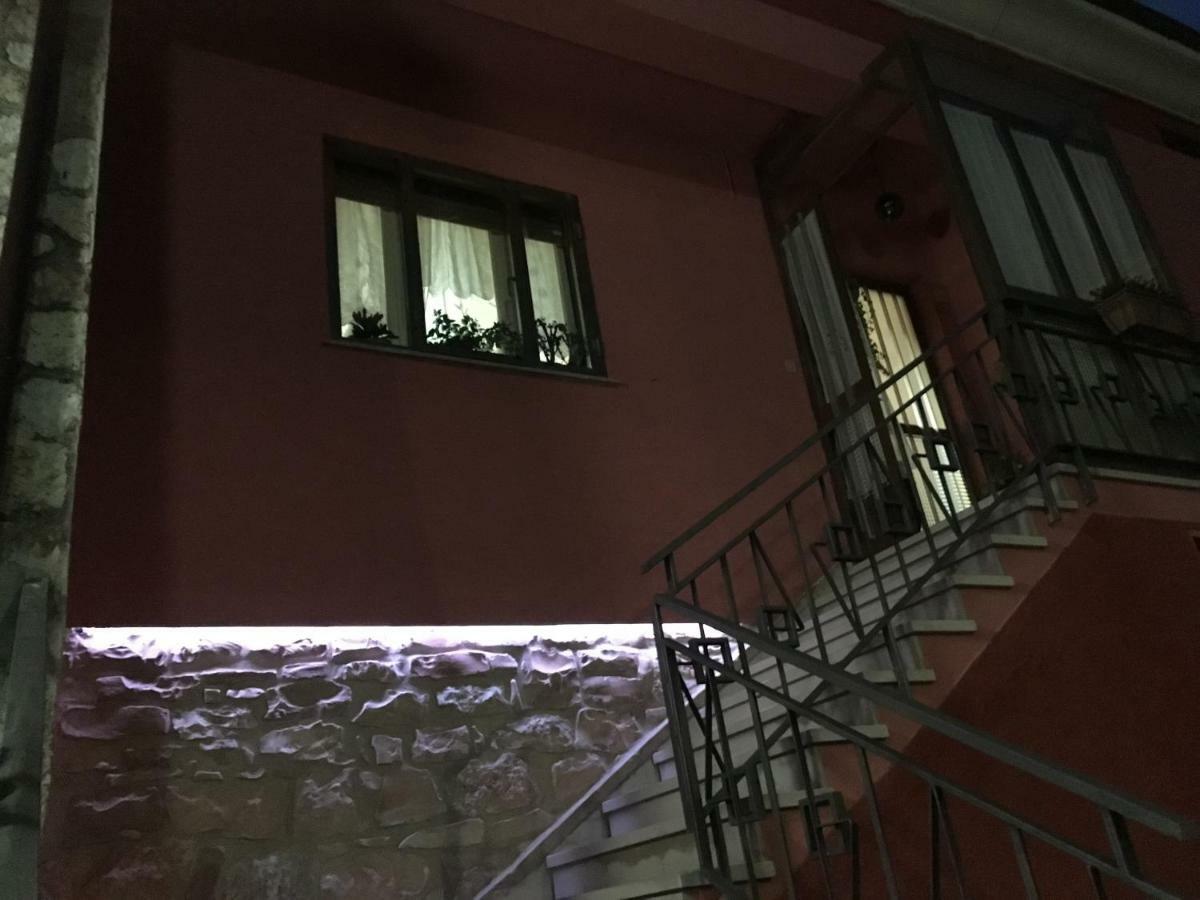 Bed & Breakfast La Rosa Rossa Cagli Bagian luar foto